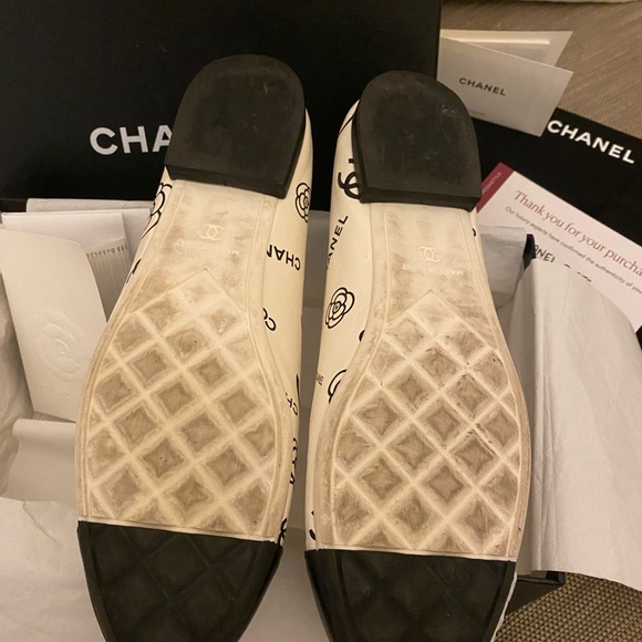 Chanel white ballerina flats - Picture 3 of 14